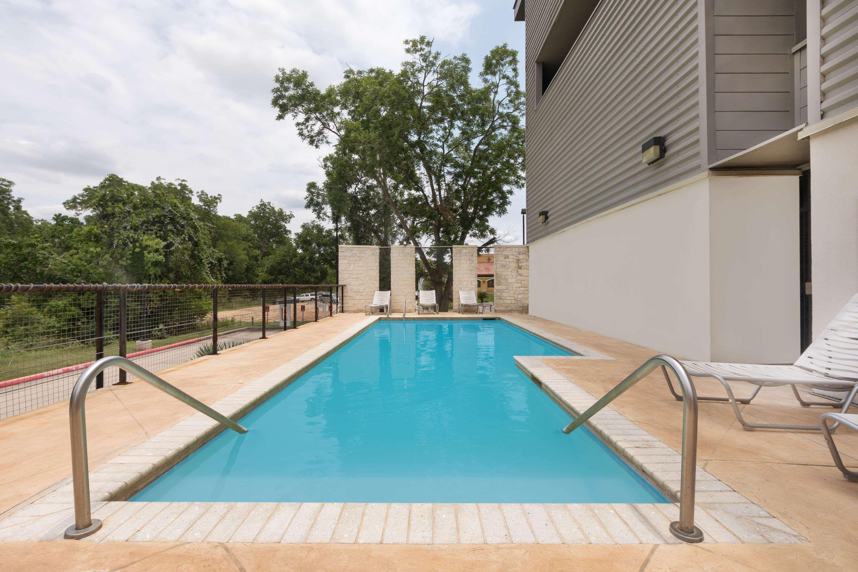 Baymont By Wyndham Columbus Exterior foto