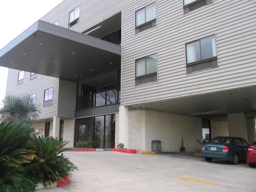 Baymont By Wyndham Columbus Exterior foto